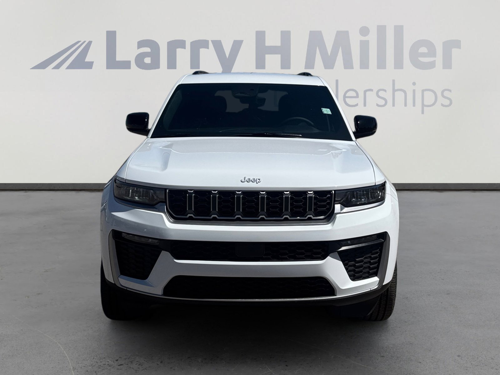 New 2026 Jeep Grand Cherokee Limited RWD image 8