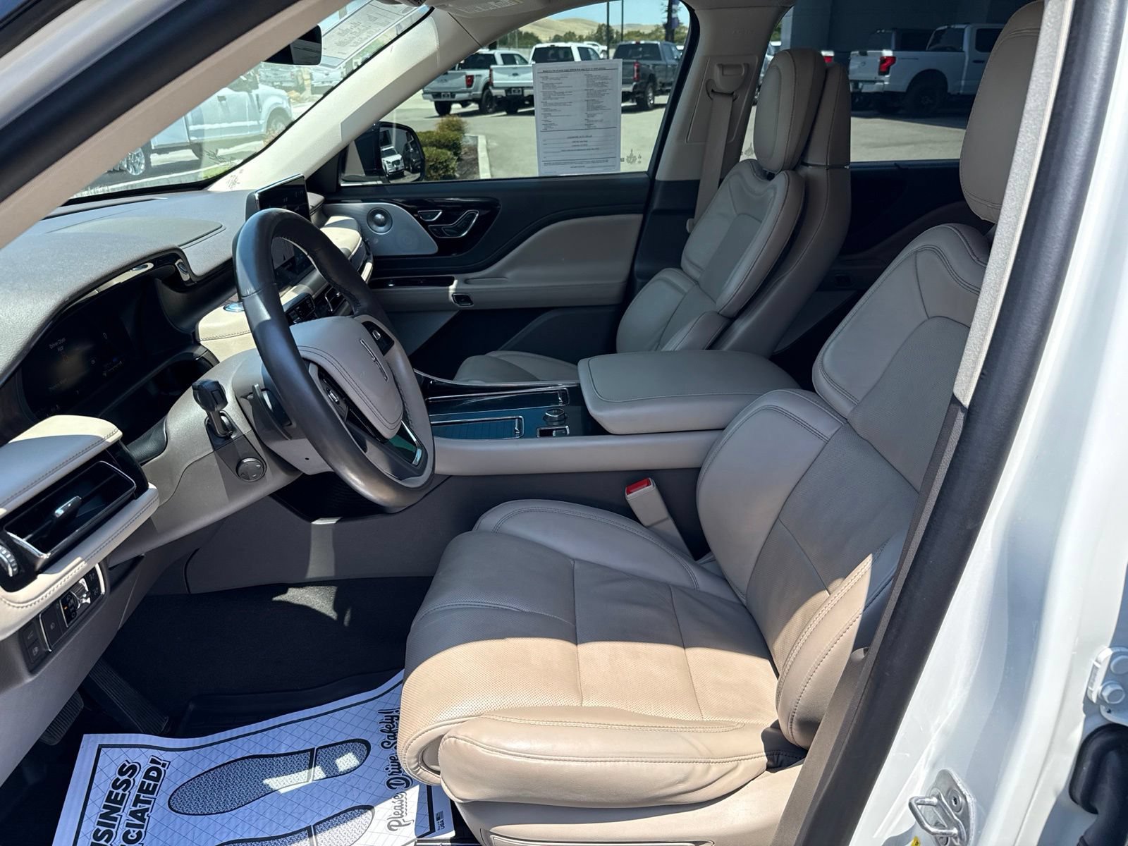 Certified 2021 Lincoln Aviator Grand Touring w/ Equipment Group 302A AWD/4WD image 9