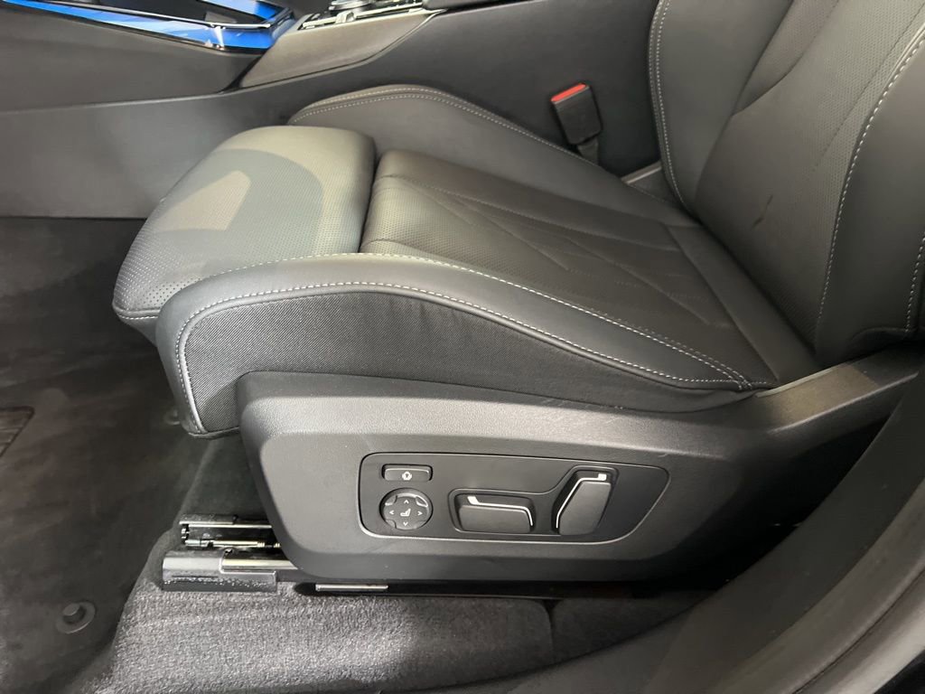 Used 2025 BMW X3 xDrive30i w/ Premium Package image 15