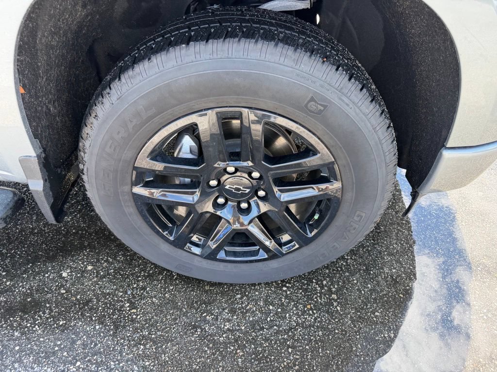 Used 2025 Chevrolet Silverado 1500 Custom AWD/4WD image 4