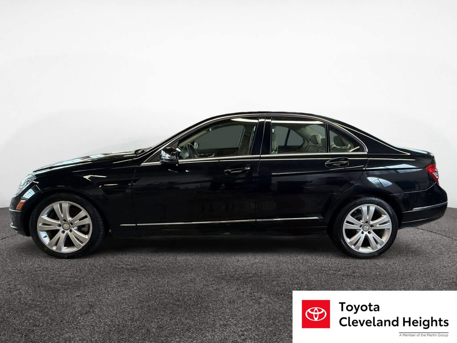 Used 2011 Mercedes-Benz C 300 4MATIC Sedan image 8