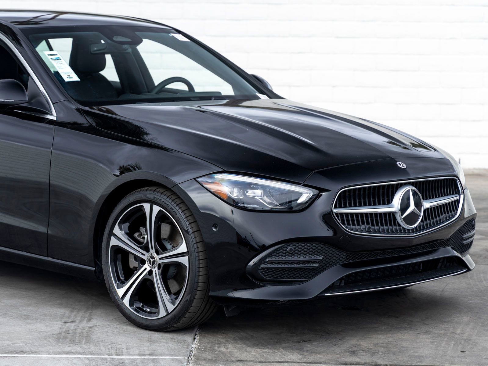 Used 2025 Mercedes-Benz C 300 Sedan image 3