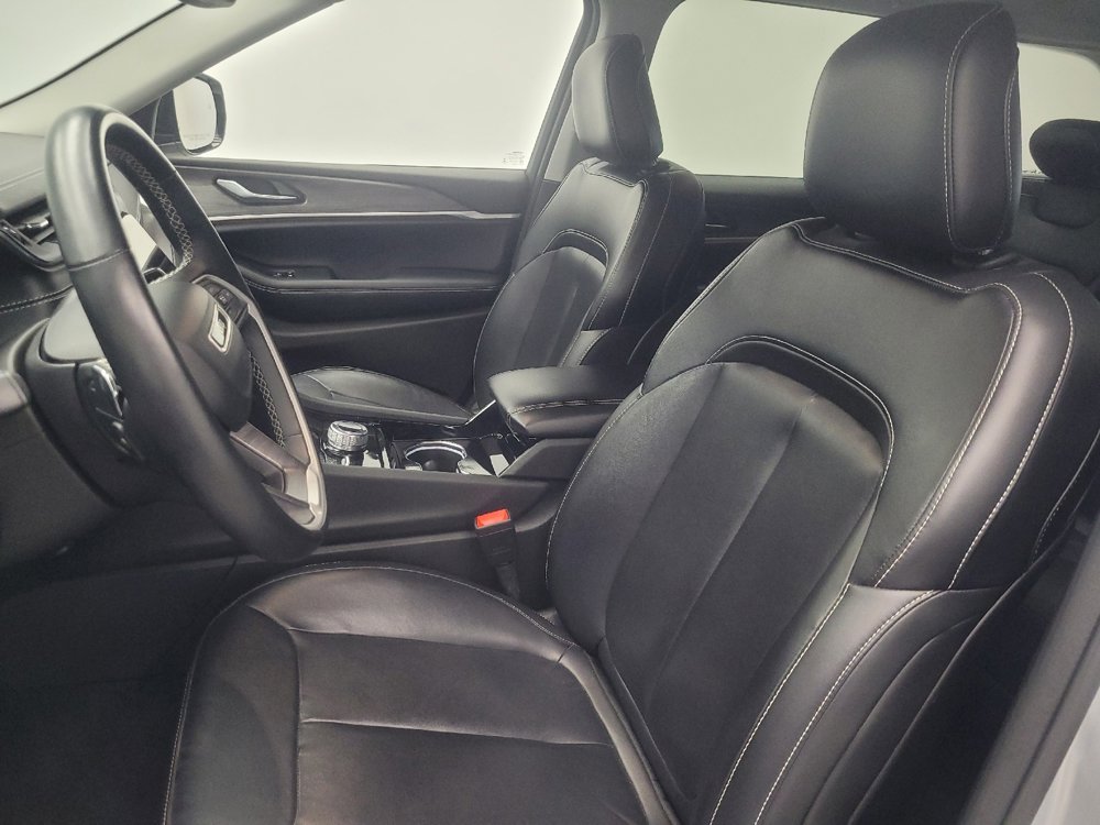 Used 2022 Jeep Grand Cherokee Limited image 17