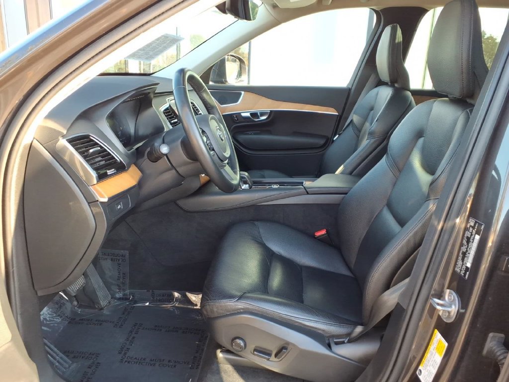 Certified 2023 Volvo XC90 B6 Plus w/ Protection Package AWD/4WD image 7
