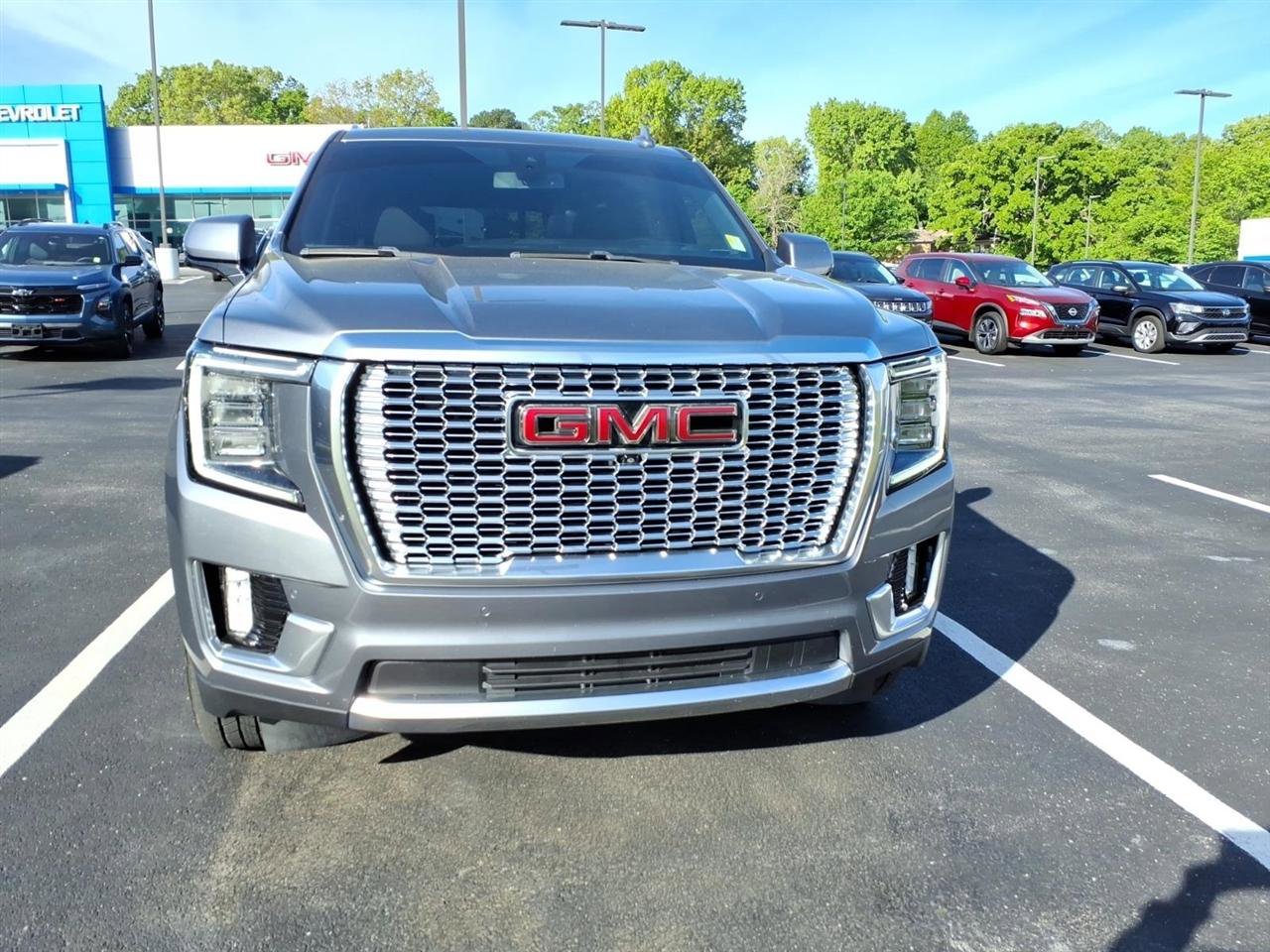Used 2021 GMC Yukon Denali w/ LPO, Illumination Package image 2