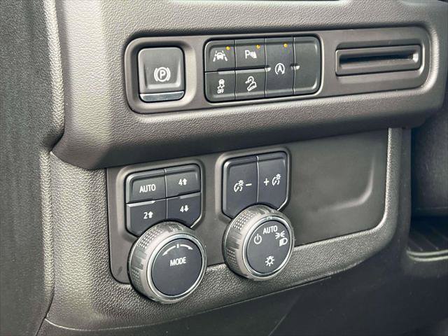Used 2024 Chevrolet Suburban Premier image 19