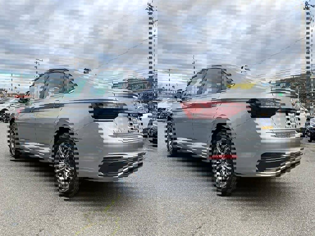 Certified 2023 Volkswagen Jetta SE w/ Panoramic Sunroof Package image 6