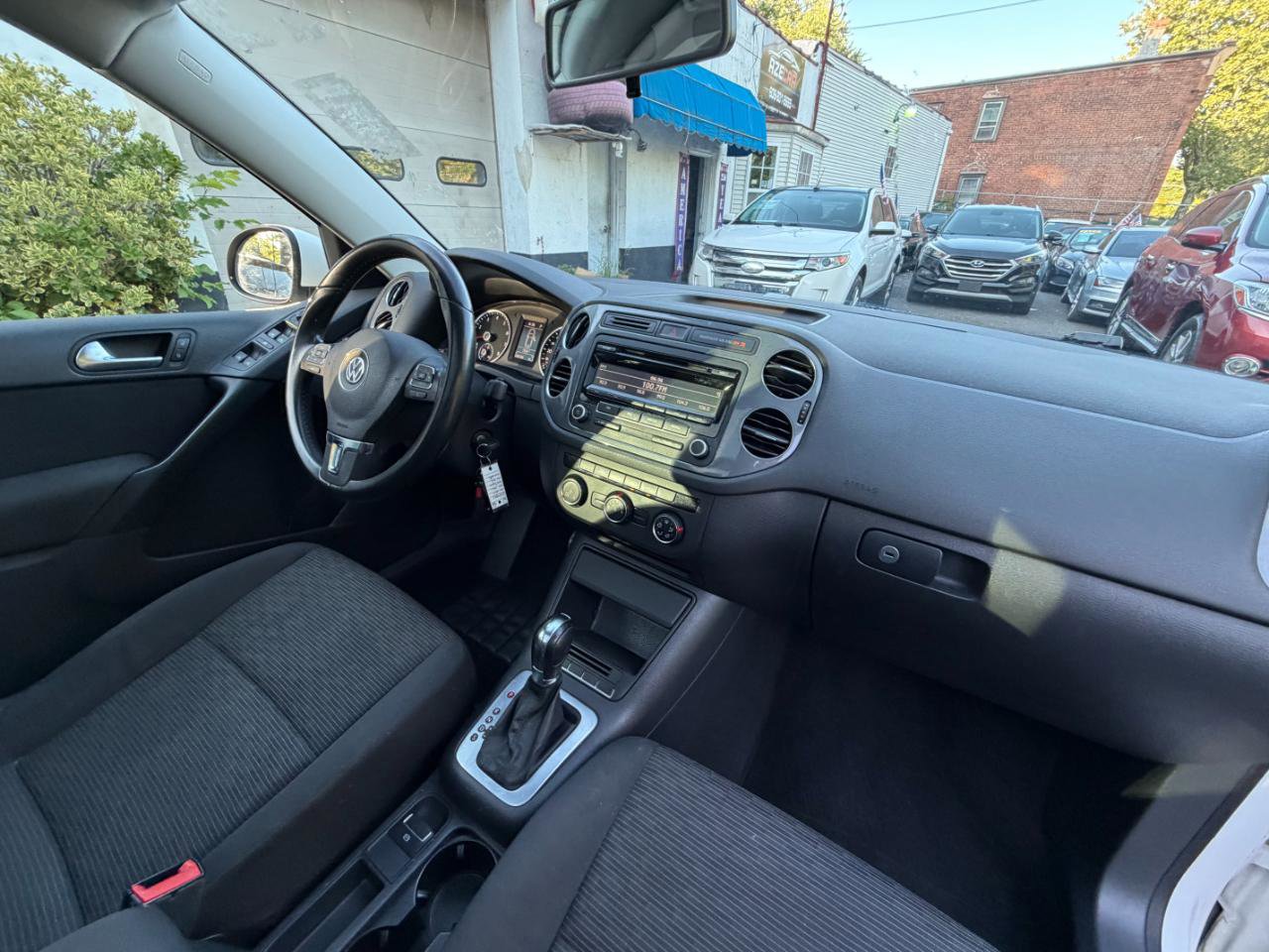 Used 2013 Volkswagen Tiguan S FWD image 37
