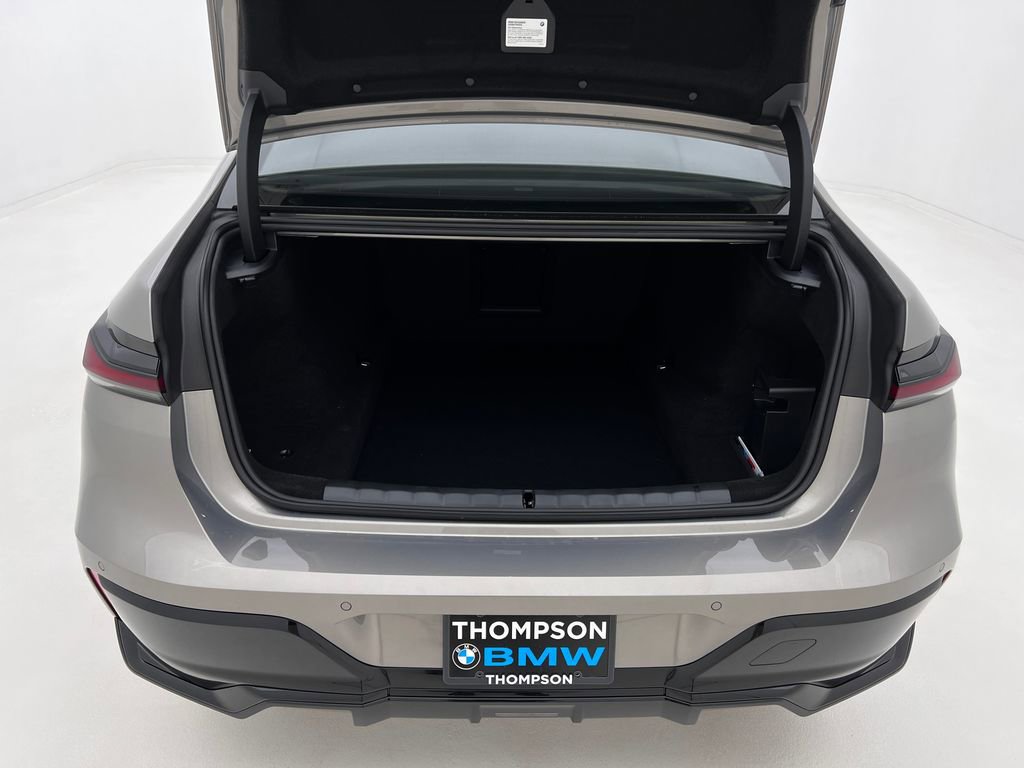 New 2026 BMW 740i xDrive image 7