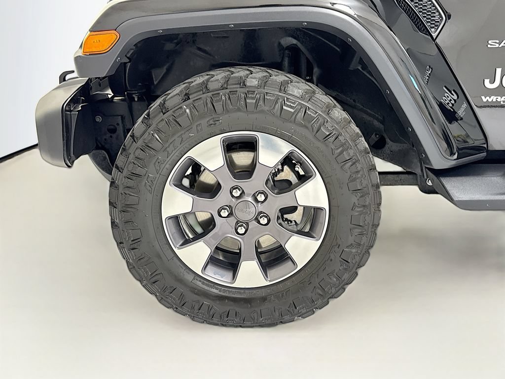 Used 2018 Jeep Wrangler Unlimited Sahara AWD/4WD image 32