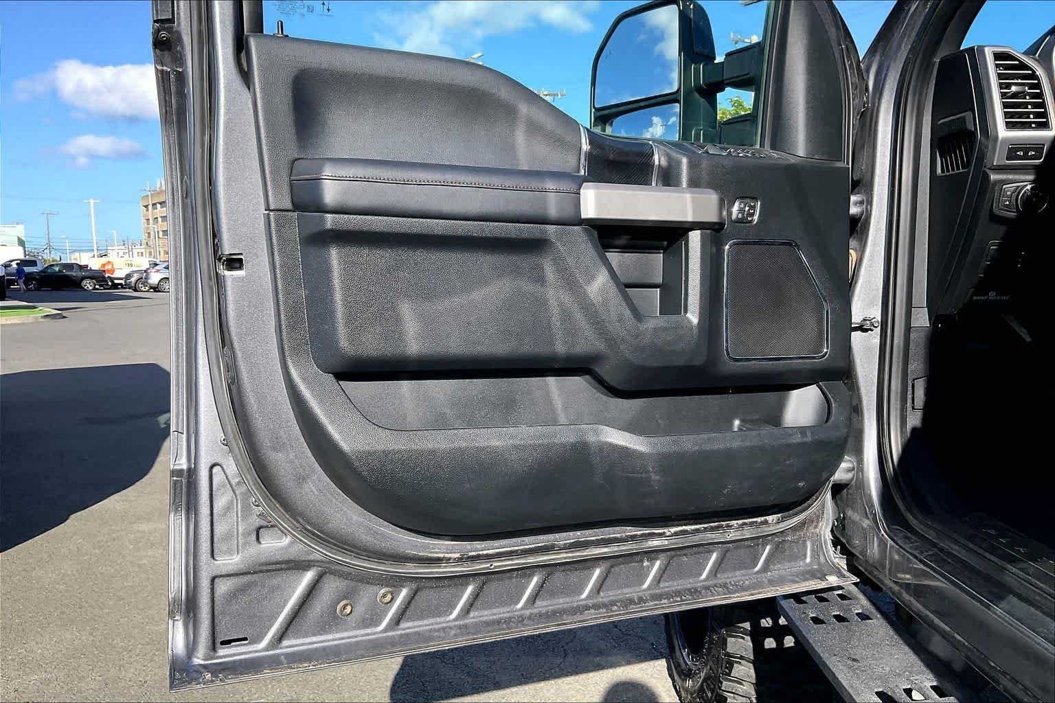 Used 2021 Ford F250 Platinum w/ Tremor Off-Road Package AWD/4WD image 27