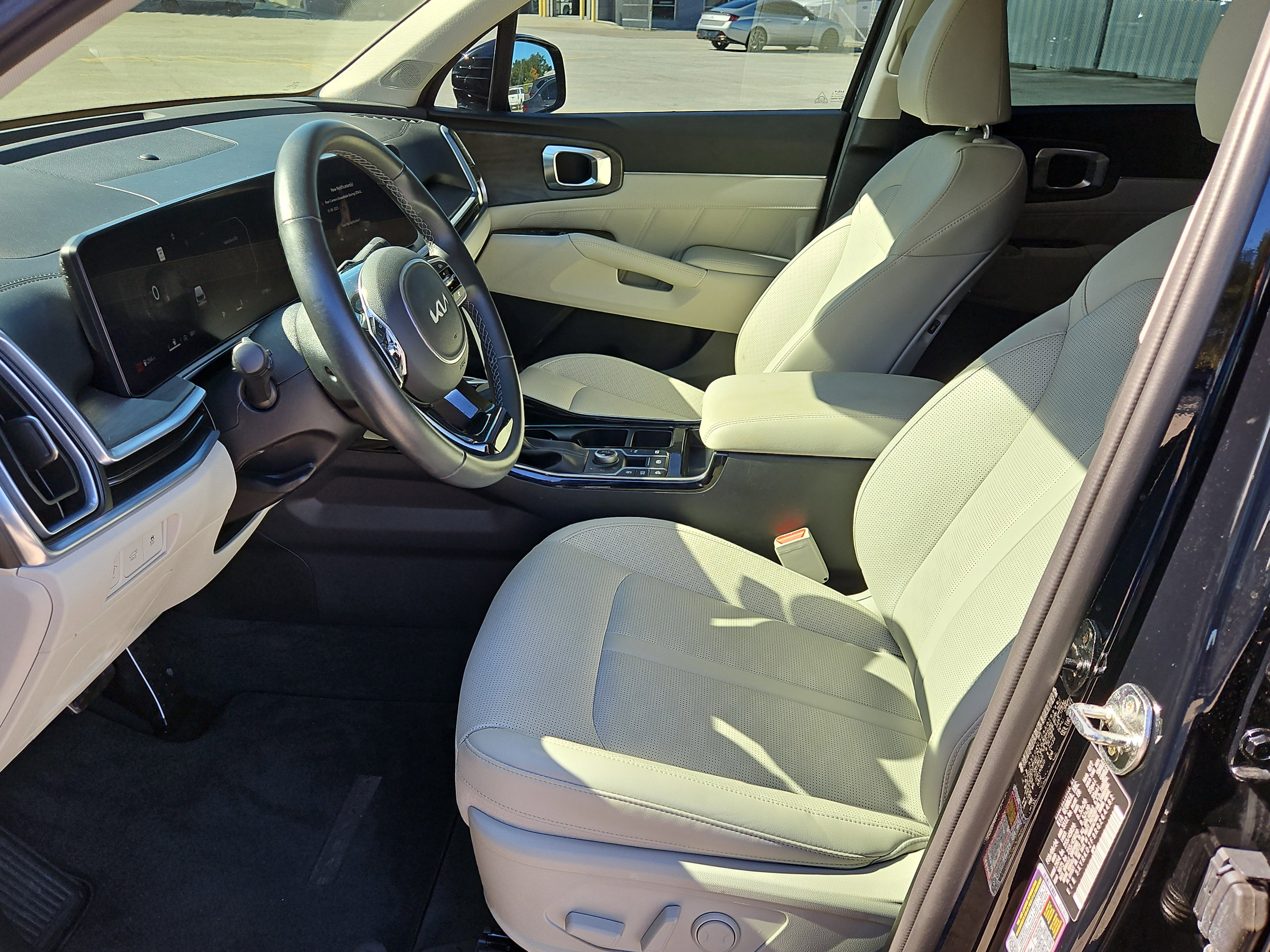 Used 2024 Kia Sorento SX image 14