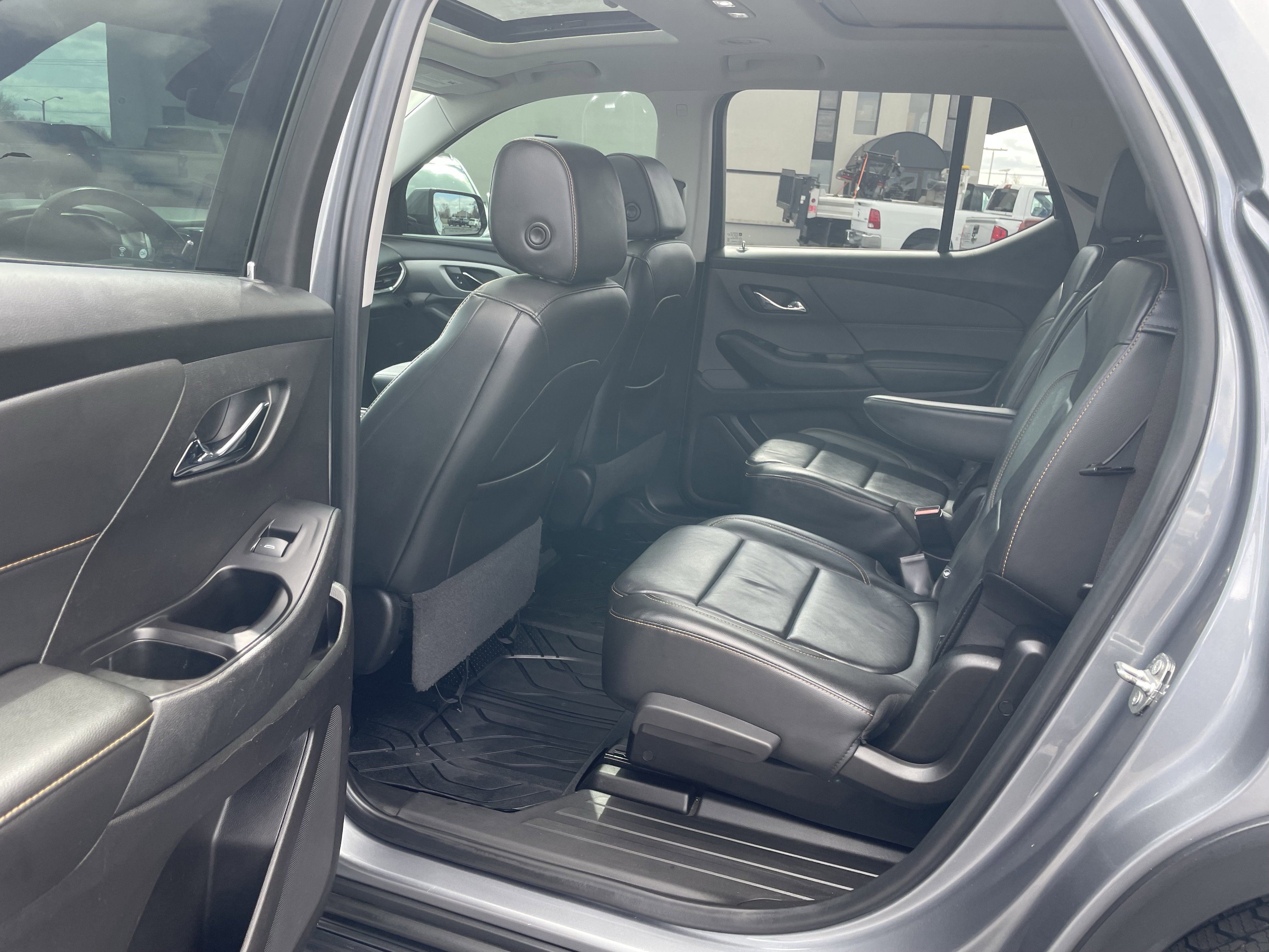 Used 2019 Chevrolet Traverse RS w/ LPO, 'HIT The Road' Package AWD/4WD image 29