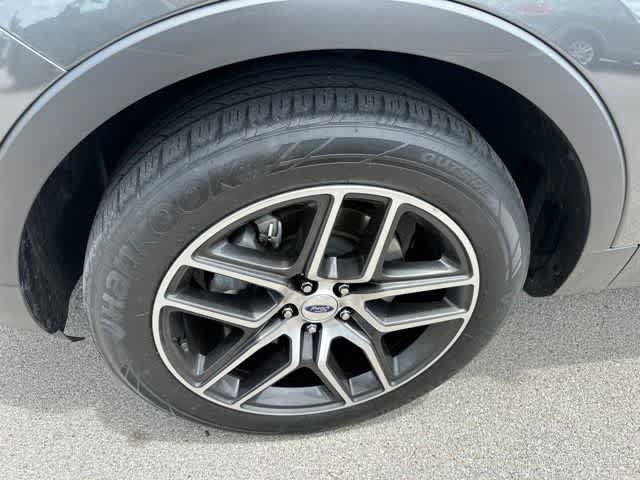 Used 2019 Ford Explorer Sport w/ Equipment Group 401A AWD/4WD image 3