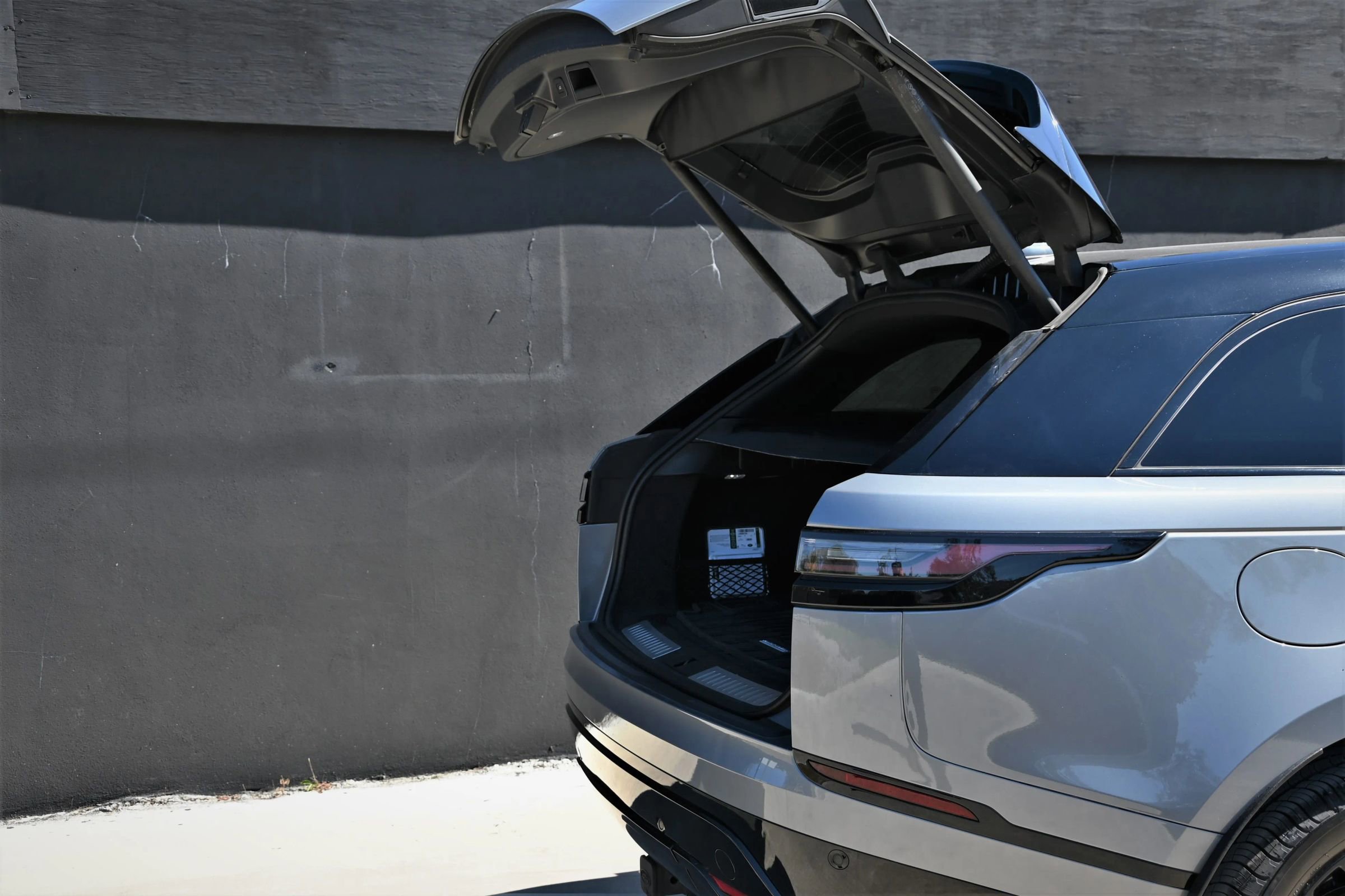 Used 2024 Land Rover Range Rover Velar Dynamic SE image 13