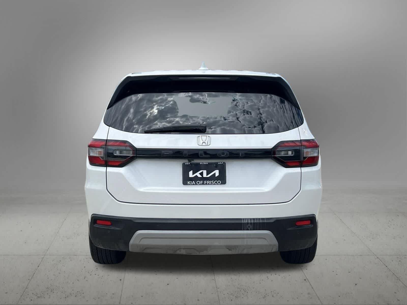 Used 2025 Honda Pilot EX-L image 11