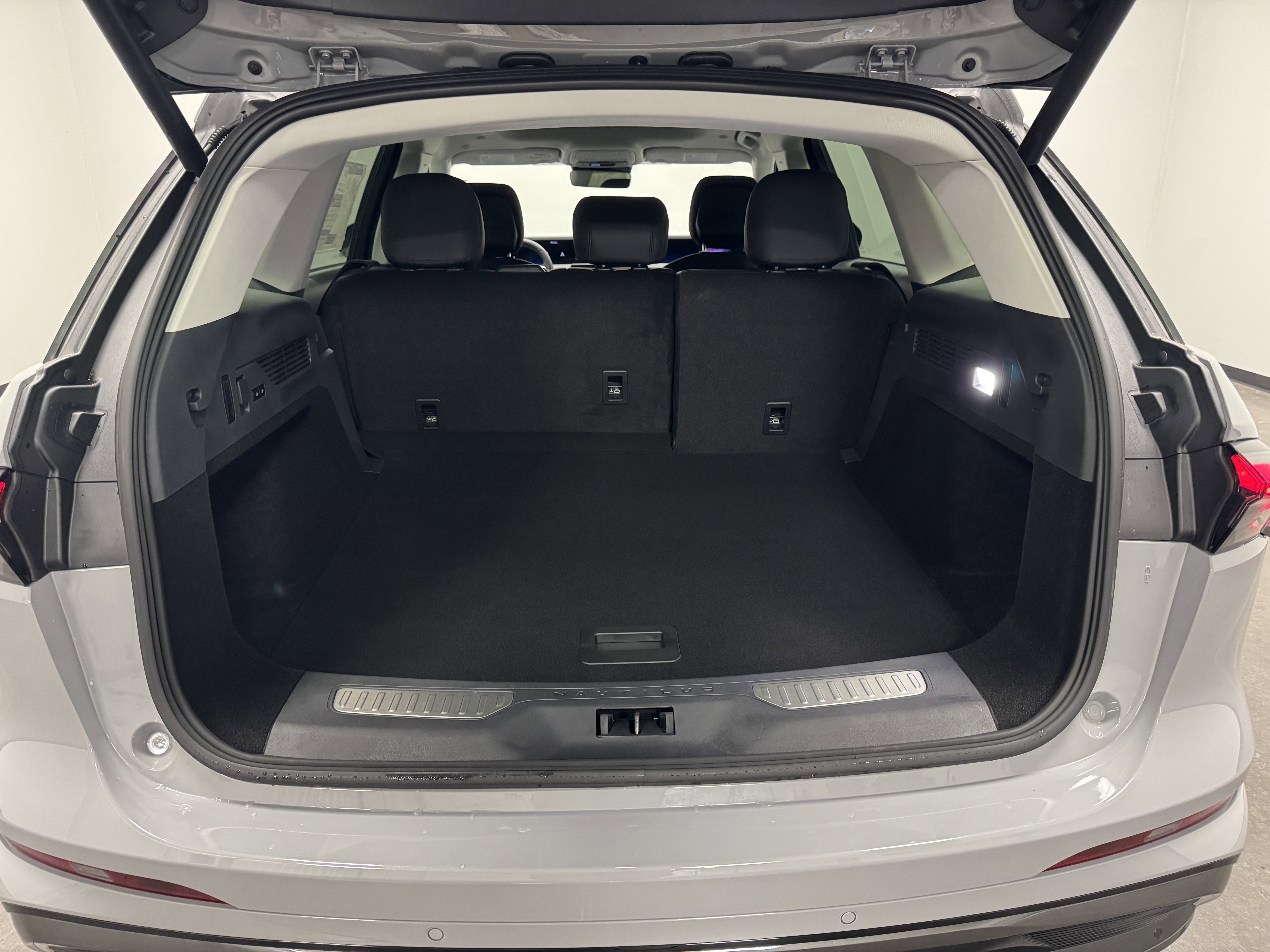 New 2026 Lincoln Nautilus Premier w/ Equipment Group 102A image 11