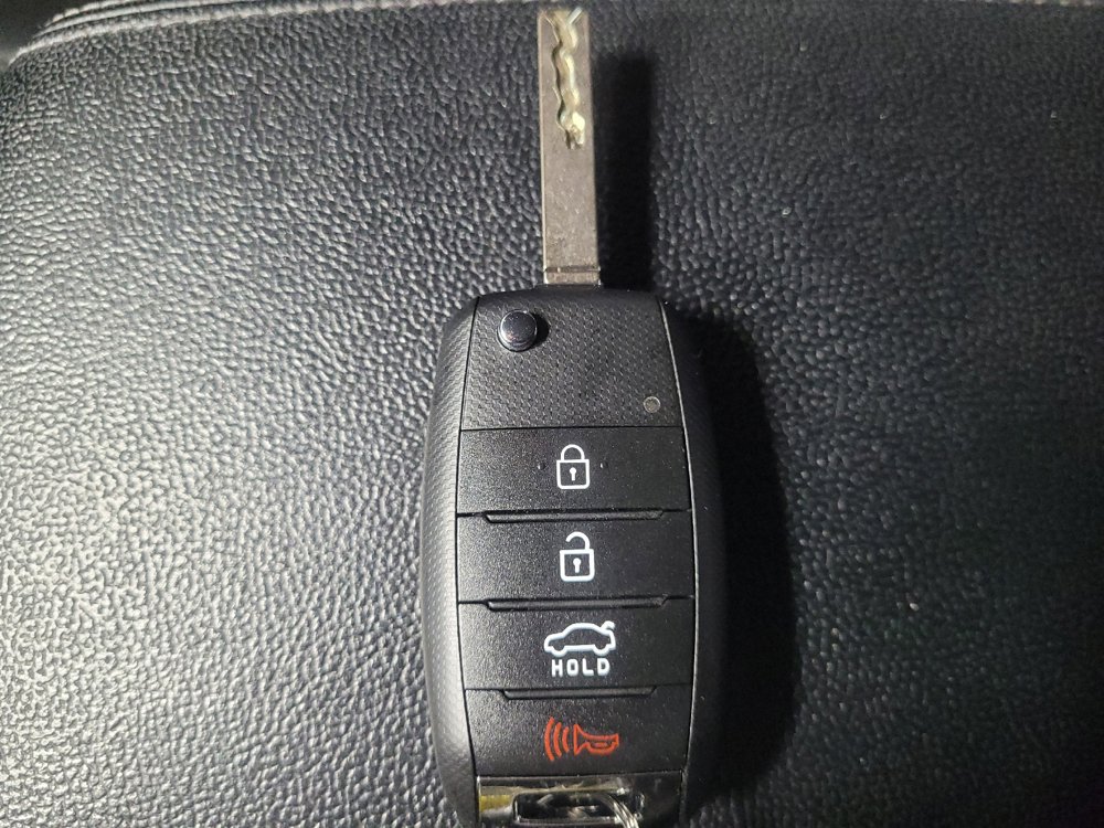 Used 2018 Kia Optima S FWD image 32