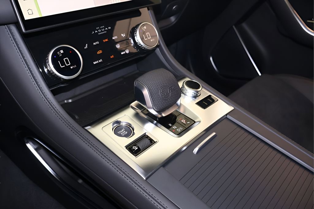 New 2026 Jaguar F-PACE SVR image 23