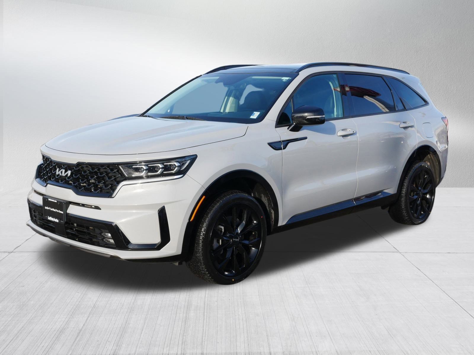 Certified 2022 Kia Sorento SX image 3