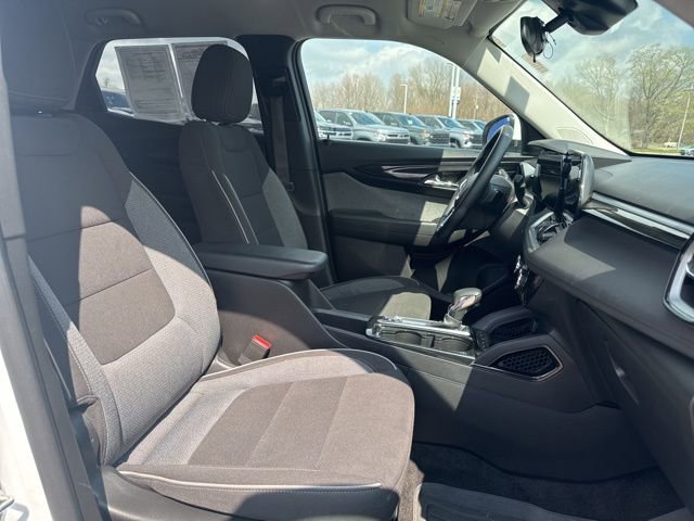 Used 2024 Chevrolet TrailBlazer LT w/ LT Cold Weather Package AWD/4WD image 24