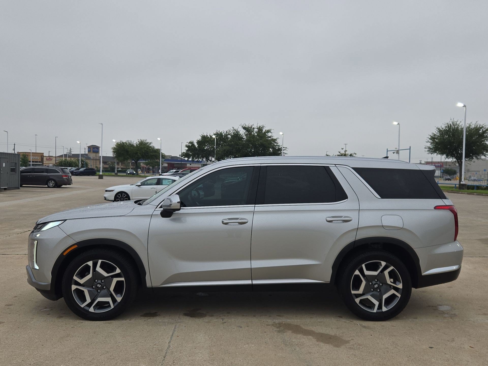 Used 2024 Hyundai Palisade Limited FWD image 7
