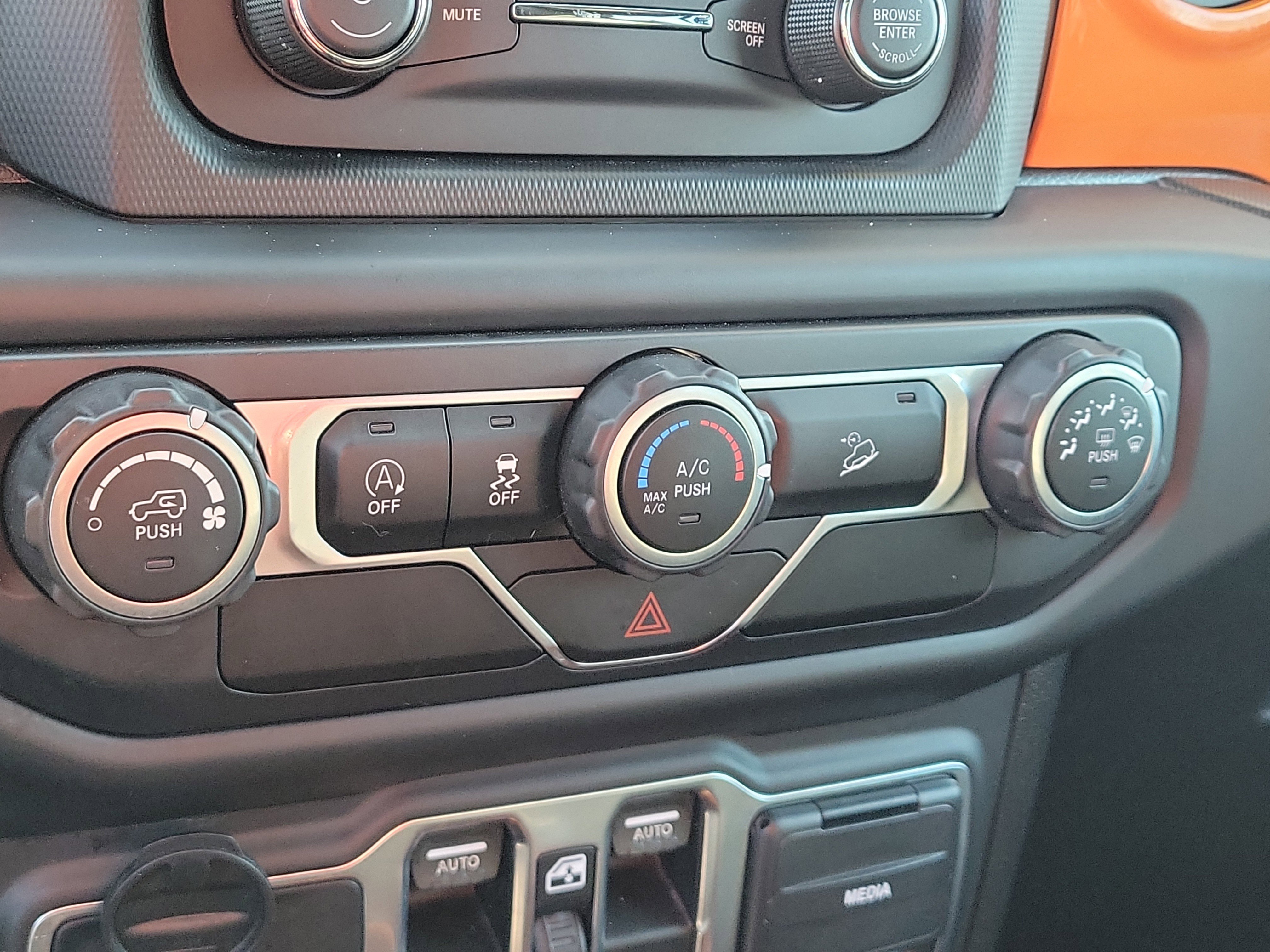 Used 2018 Jeep Wrangler Unlimited Sport S image 28