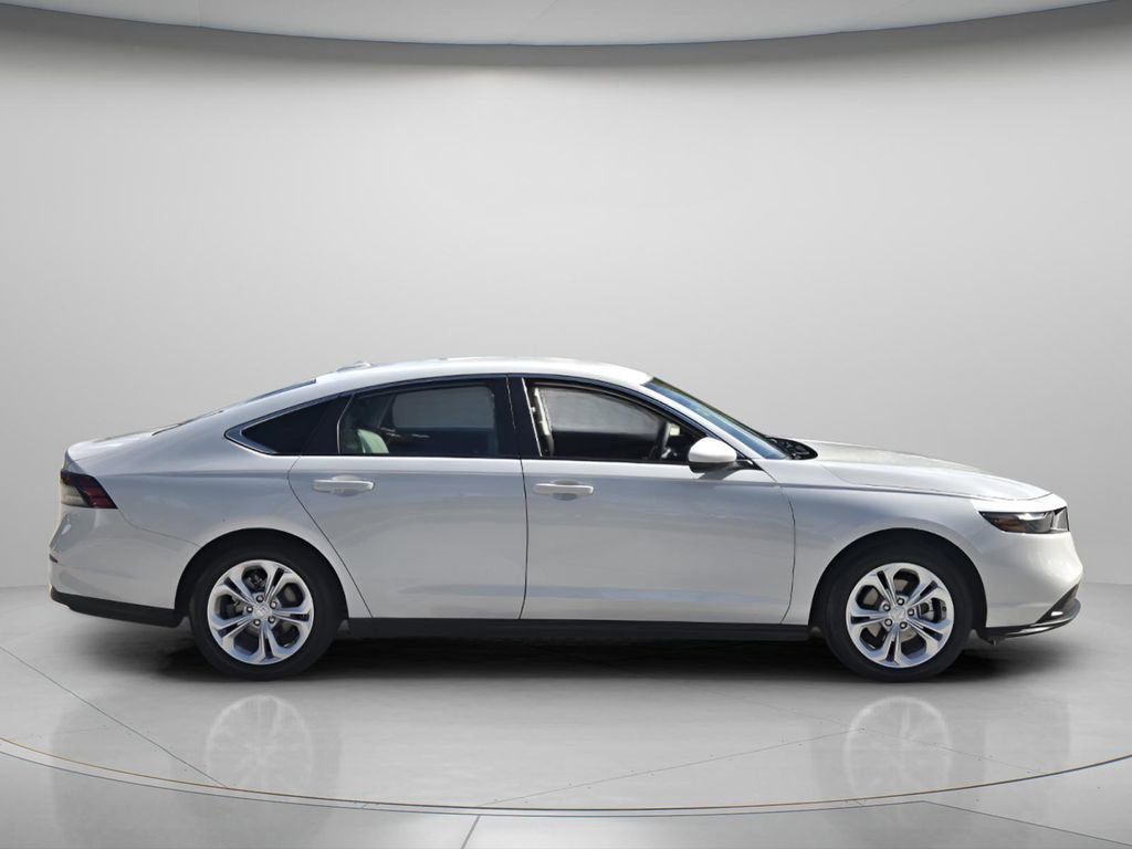 Certified 2025 Honda Accord LX image 3