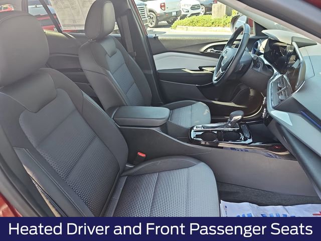 Used 2025 Chevrolet Trax LT w/ LT Convenience Package FWD image 22