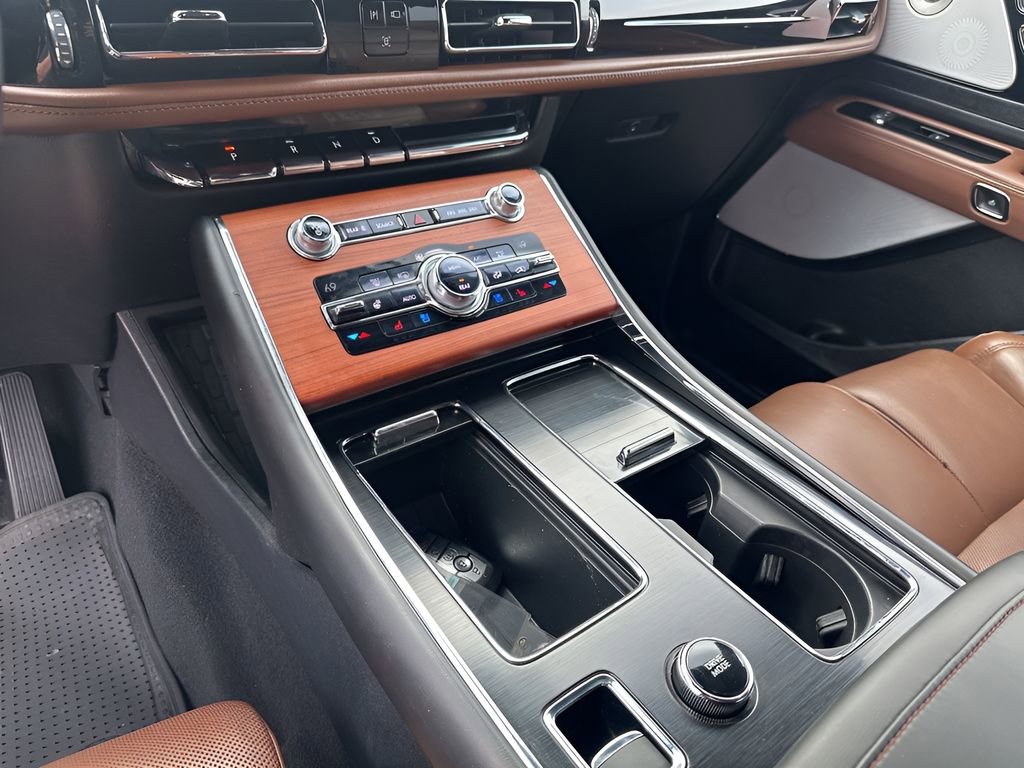 Used 2020 Lincoln Aviator Reserve w/ Equipment Group 202A image 36