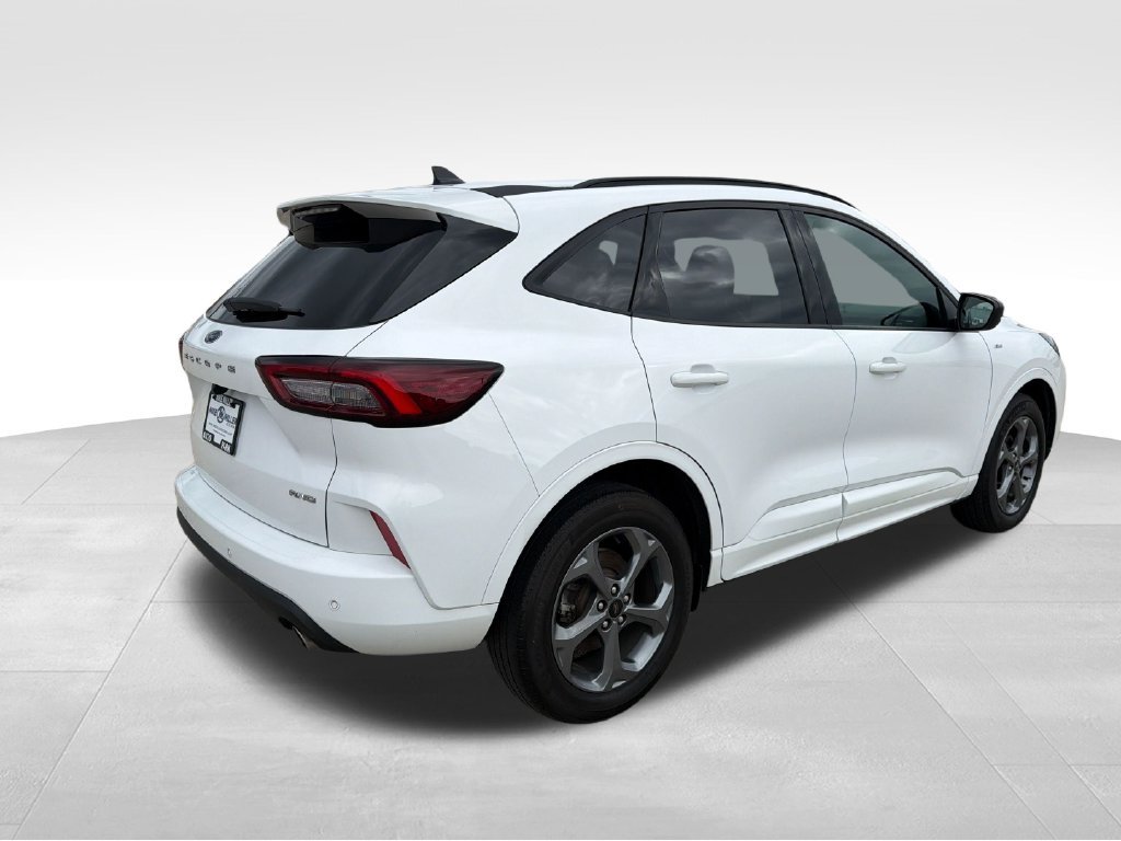 Used 2023 Ford Escape ST-Line w/ Tech Pack #1 AWD/4WD image 5