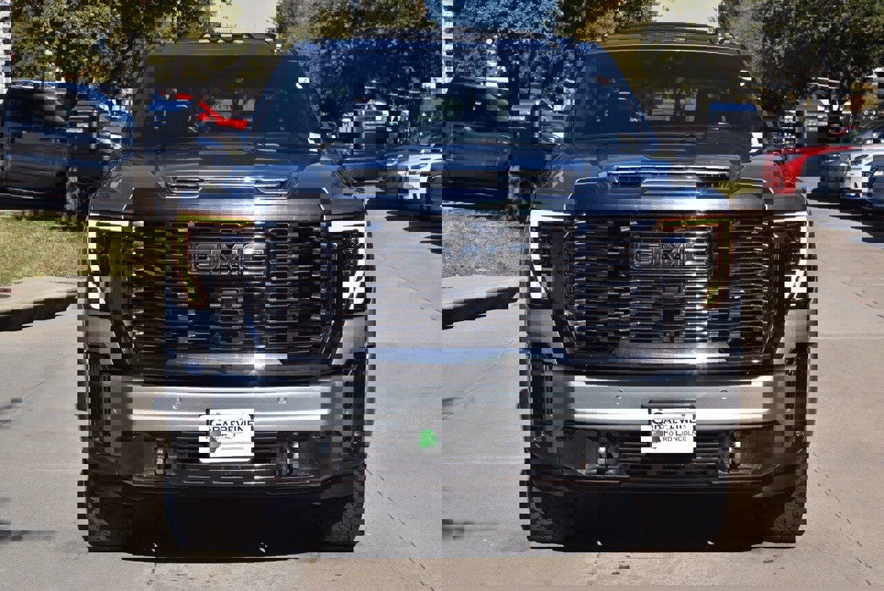 Used 2024 GMC Sierra 2500 Denali Ultimate image 3