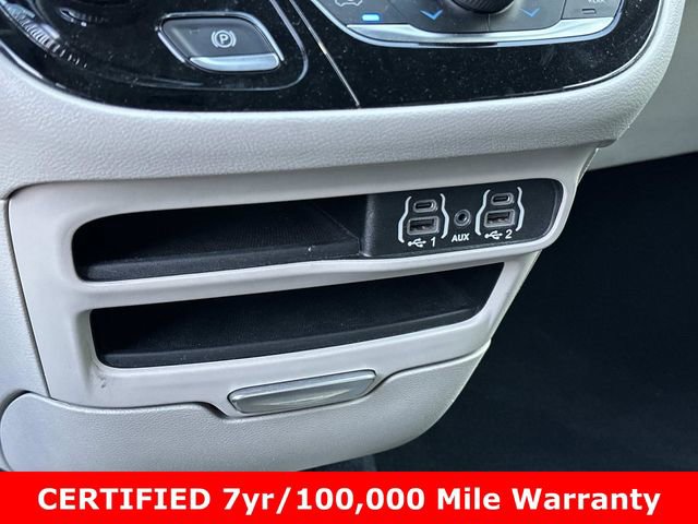 Certified 2023 Chrysler Pacifica Touring-L FWD image 26