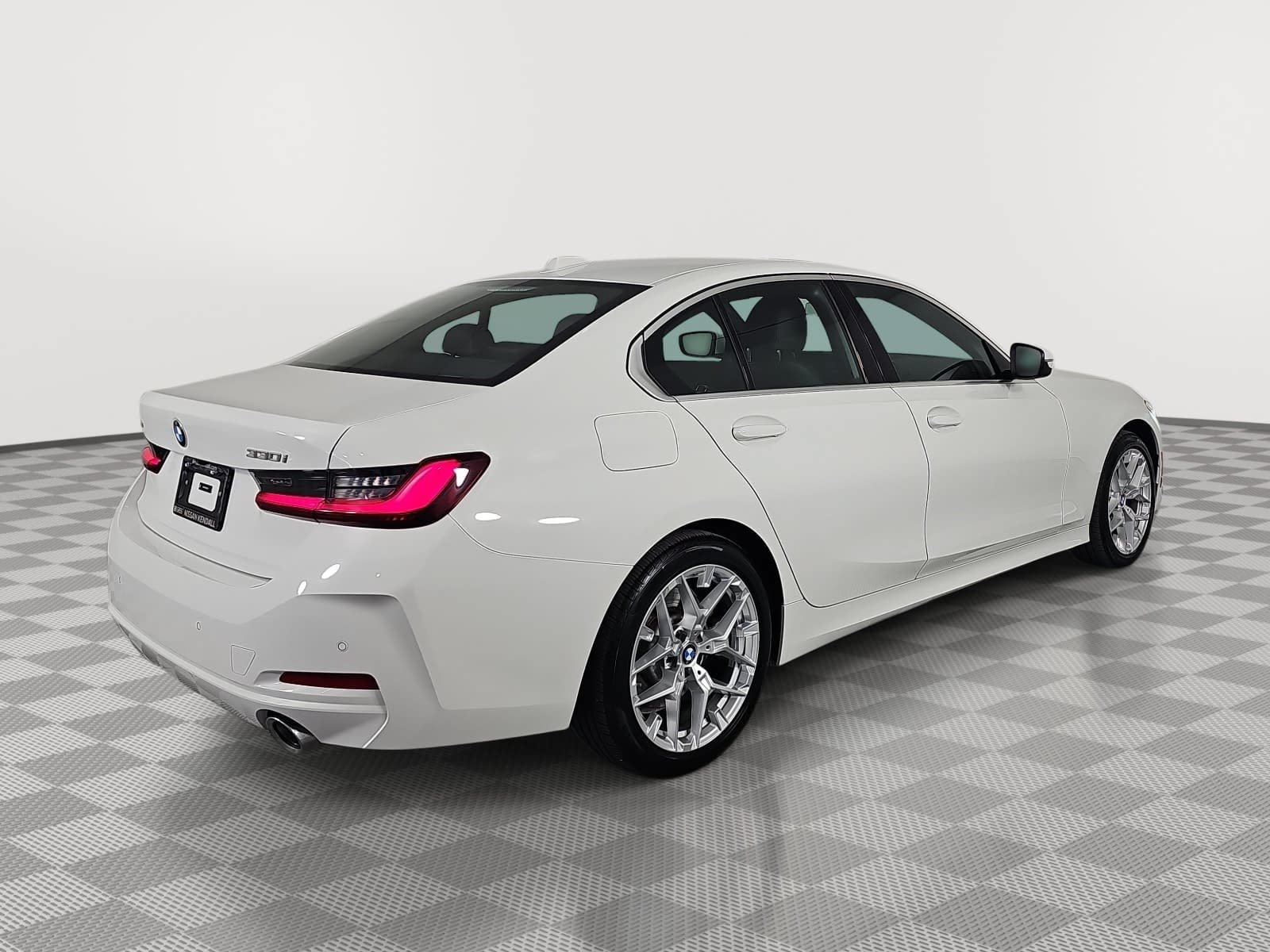 Used 2026 BMW 330i xDrive Sedan AWD/4WD image 8