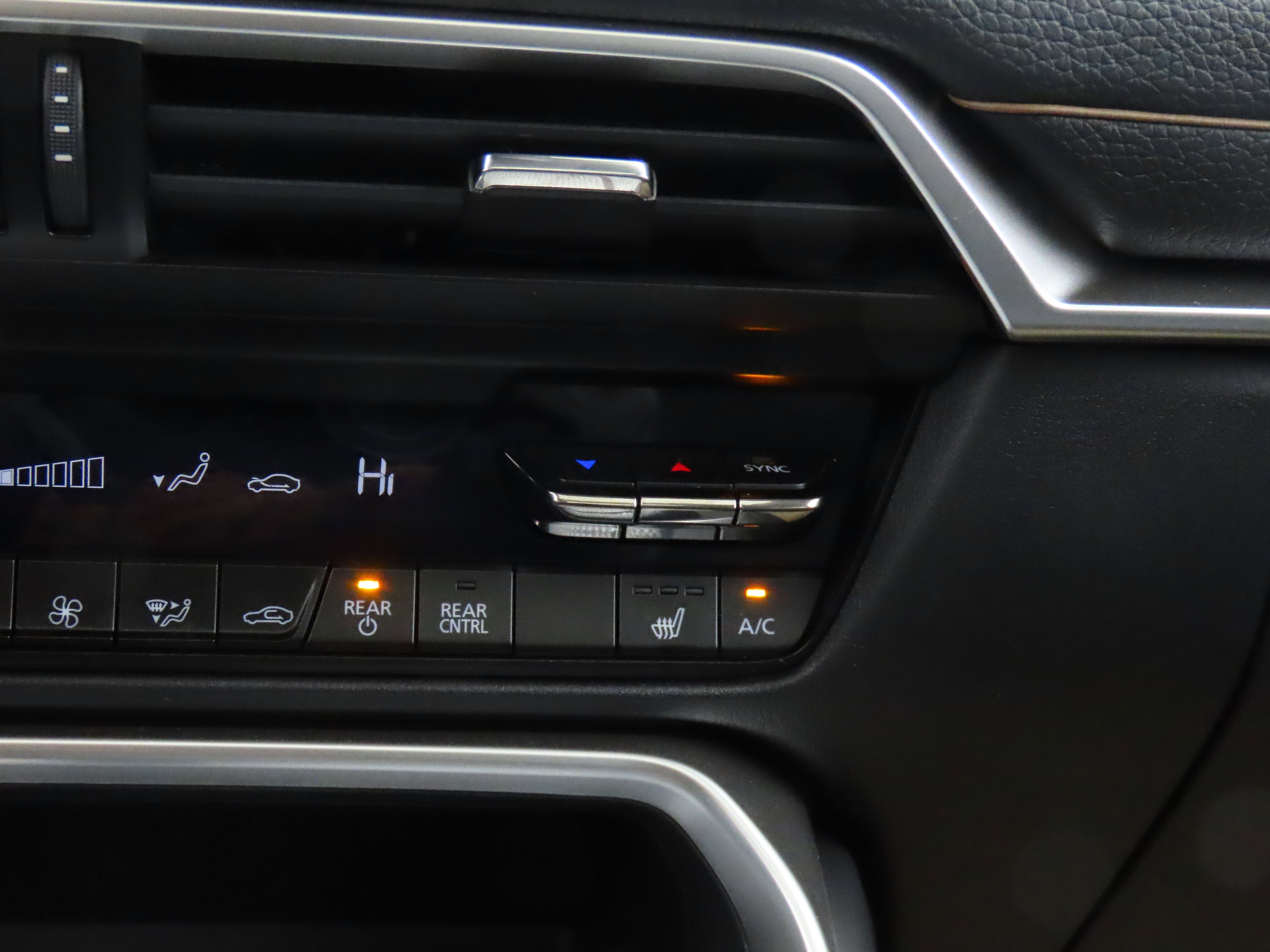 Certified 2025 MAZDA CX-90 Plug-In Hybrid w/Premium Sport image 30