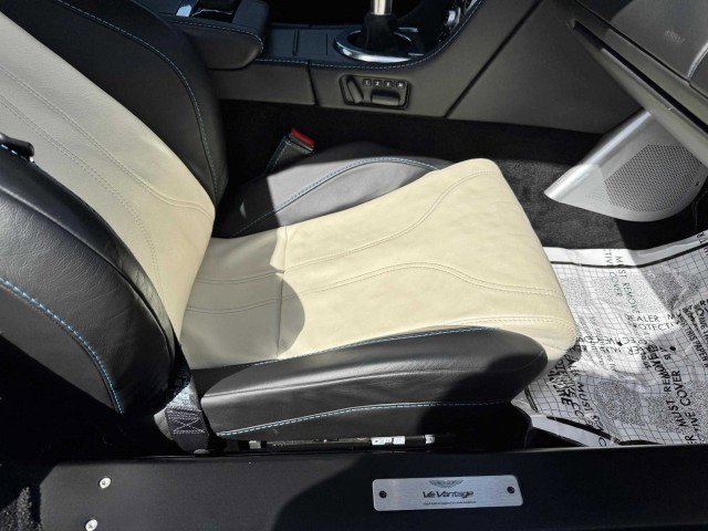 Used 2011 Aston Martin V12 Vantage Coupe image 43