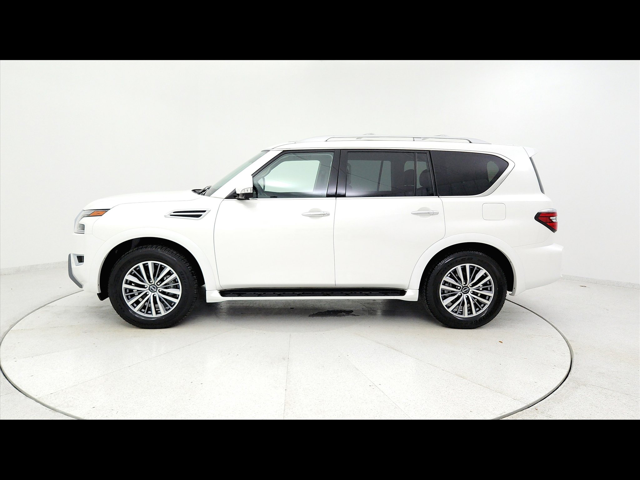 Used 2024 Nissan Armada SL w/ Captain's Chairs Package video 1
