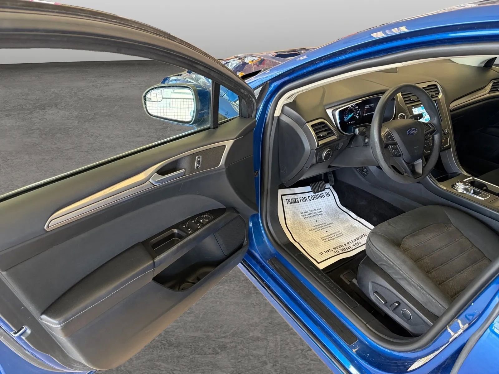 Used 2017 Ford Fusion SE w/ Fusion SE Technology Package image 44