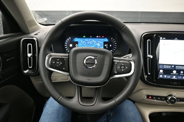 Used 2023 Volvo XC40 B5 Ultimate w/ Climate Package AWD/4WD image 23