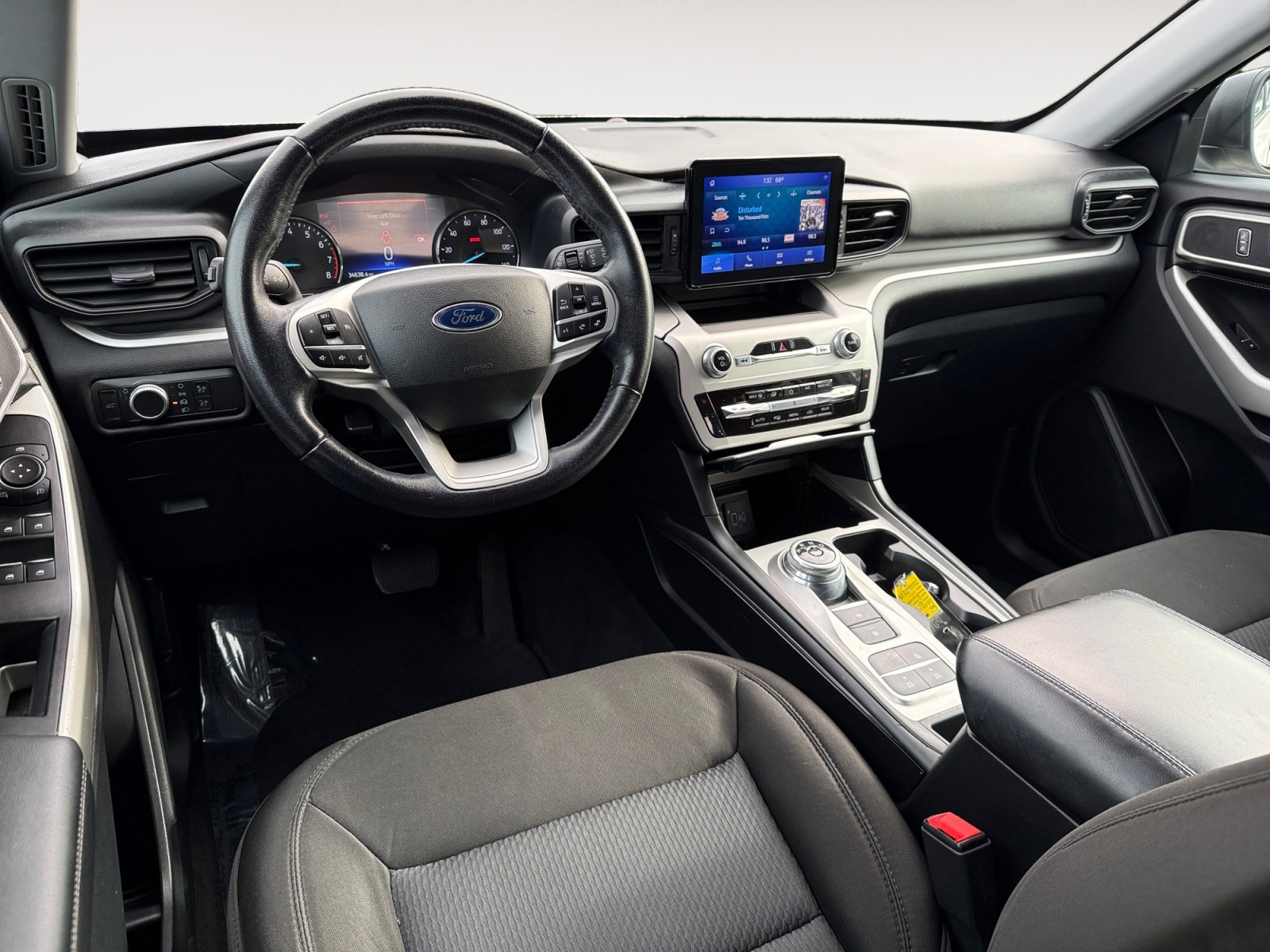 Used 2022 Ford Explorer XLT image 15