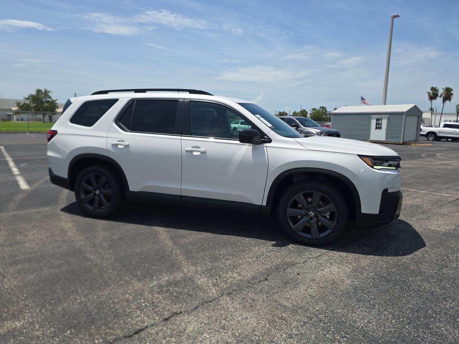 New 2026 Honda Pilot Sport image 2