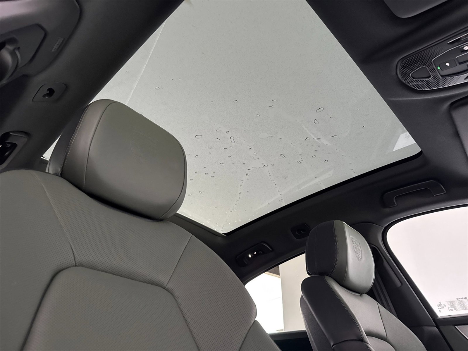 Used 2025 Porsche Cayenne Coupe image 19