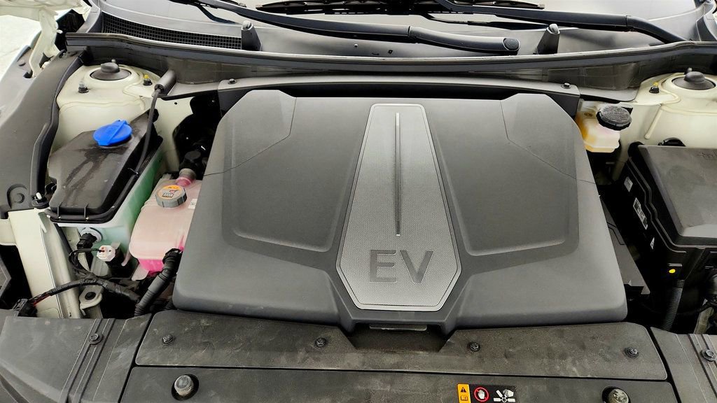 Used 2024 Kia EV6 Light AWD/4WD image 25