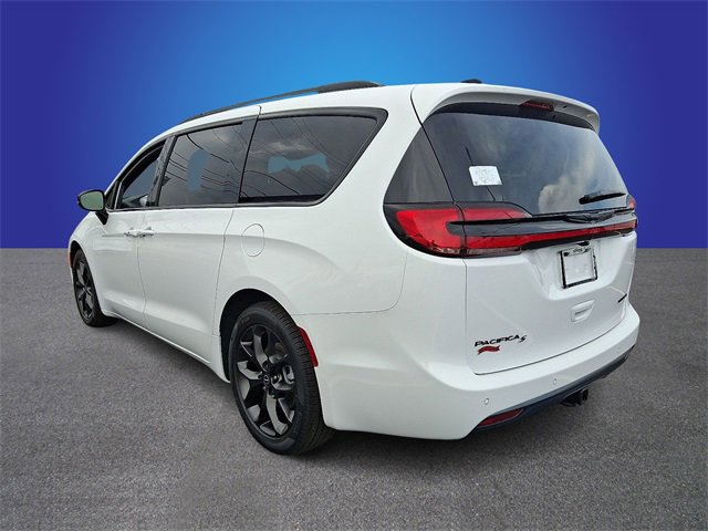 New 2026 Chrysler Pacifica Limited w/ S Appearance Package image 4