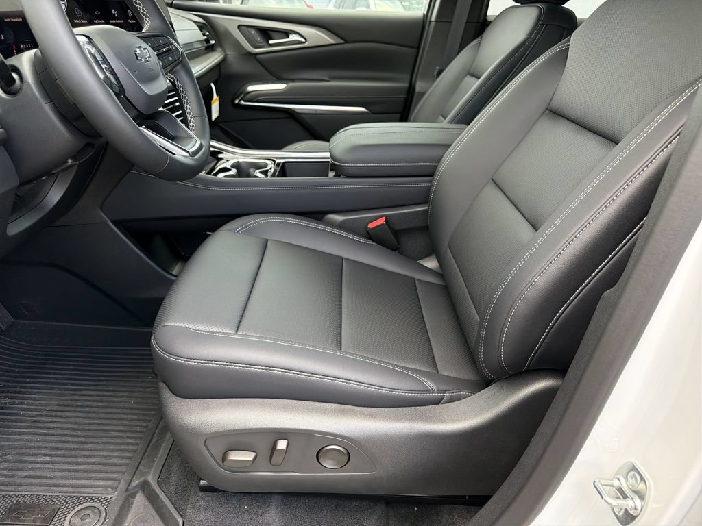 New 2026 Chevrolet Traverse LT w/ Midnight/Sport Edition FWD image 15