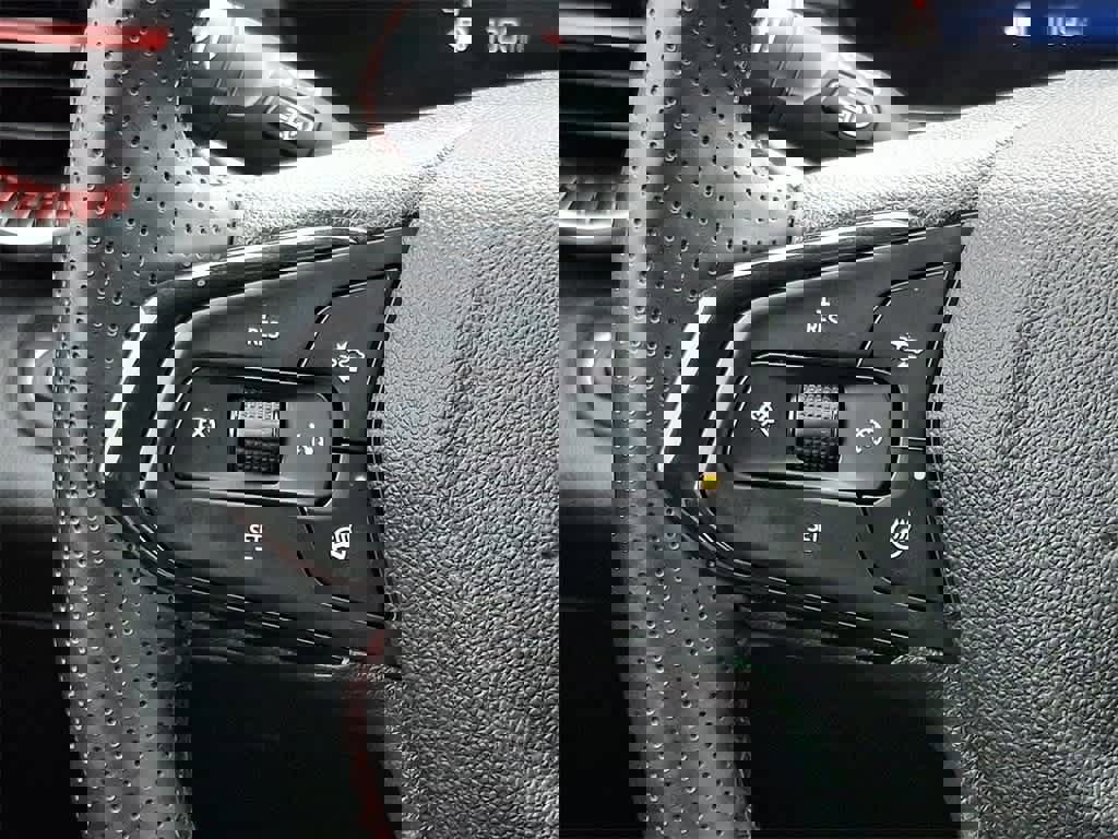 Used 2024 Chevrolet Trax RS w/ Sunroof Package image 20