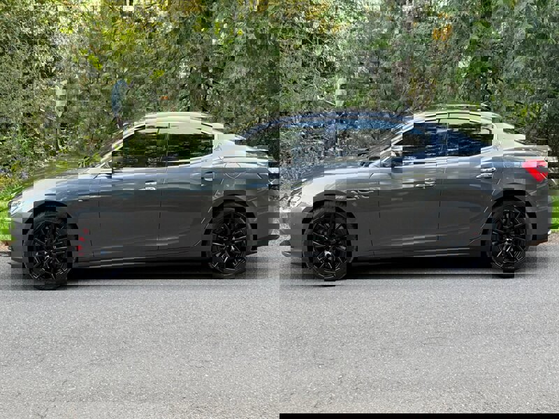 Used 2017 Maserati Ghibli S image 2