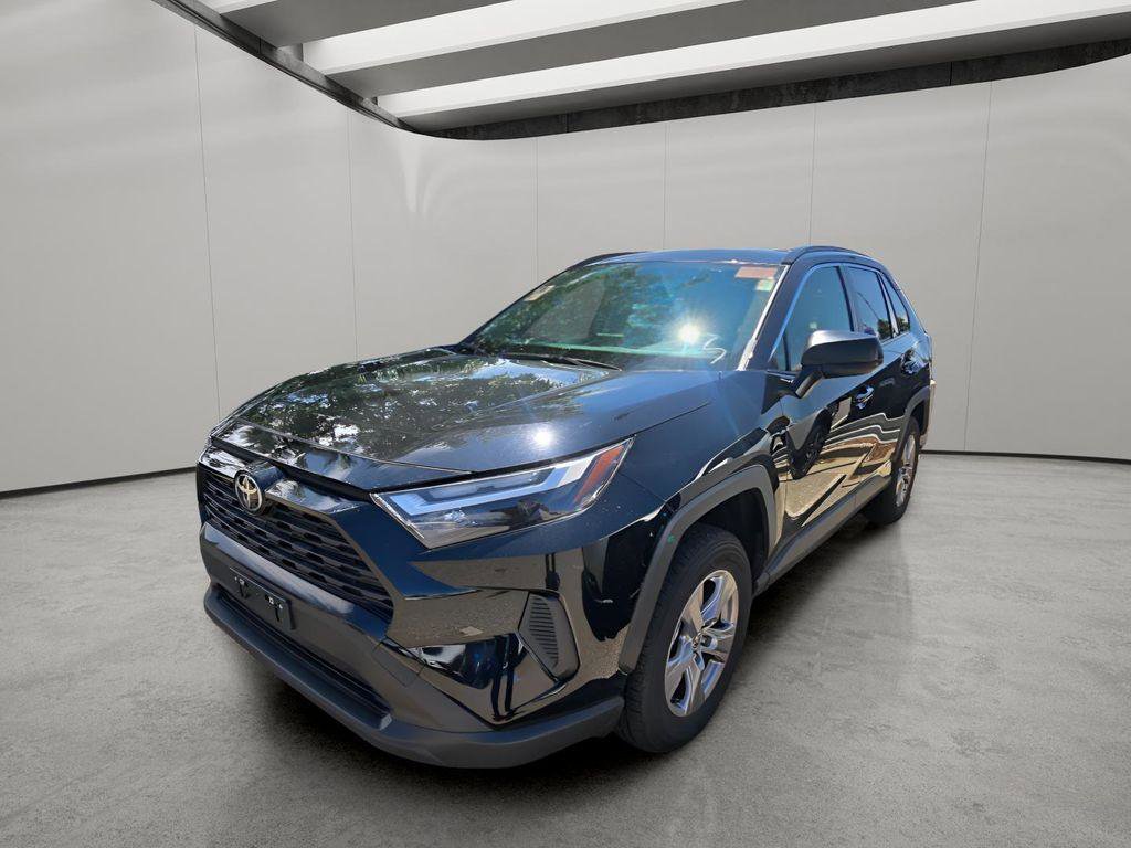 Used 2025 Toyota RAV4 LE AWD/4WD image 1