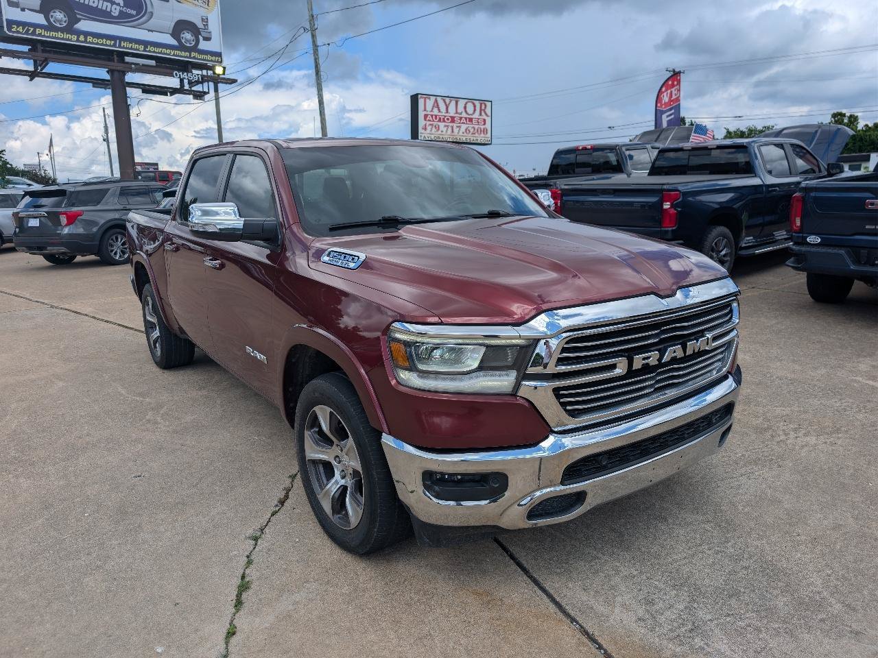Used 2019 RAM 1500 Laramie AWD/4WD image 3