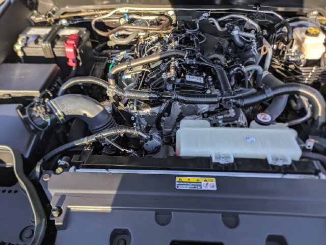 Used 2024 Toyota Tacoma SR5 AWD/4WD image 33